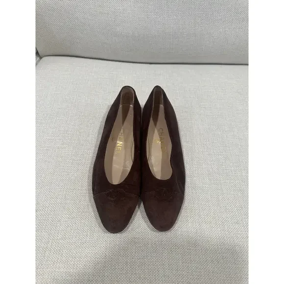Chanel Brown Suede Flats - Picture 3 of 8